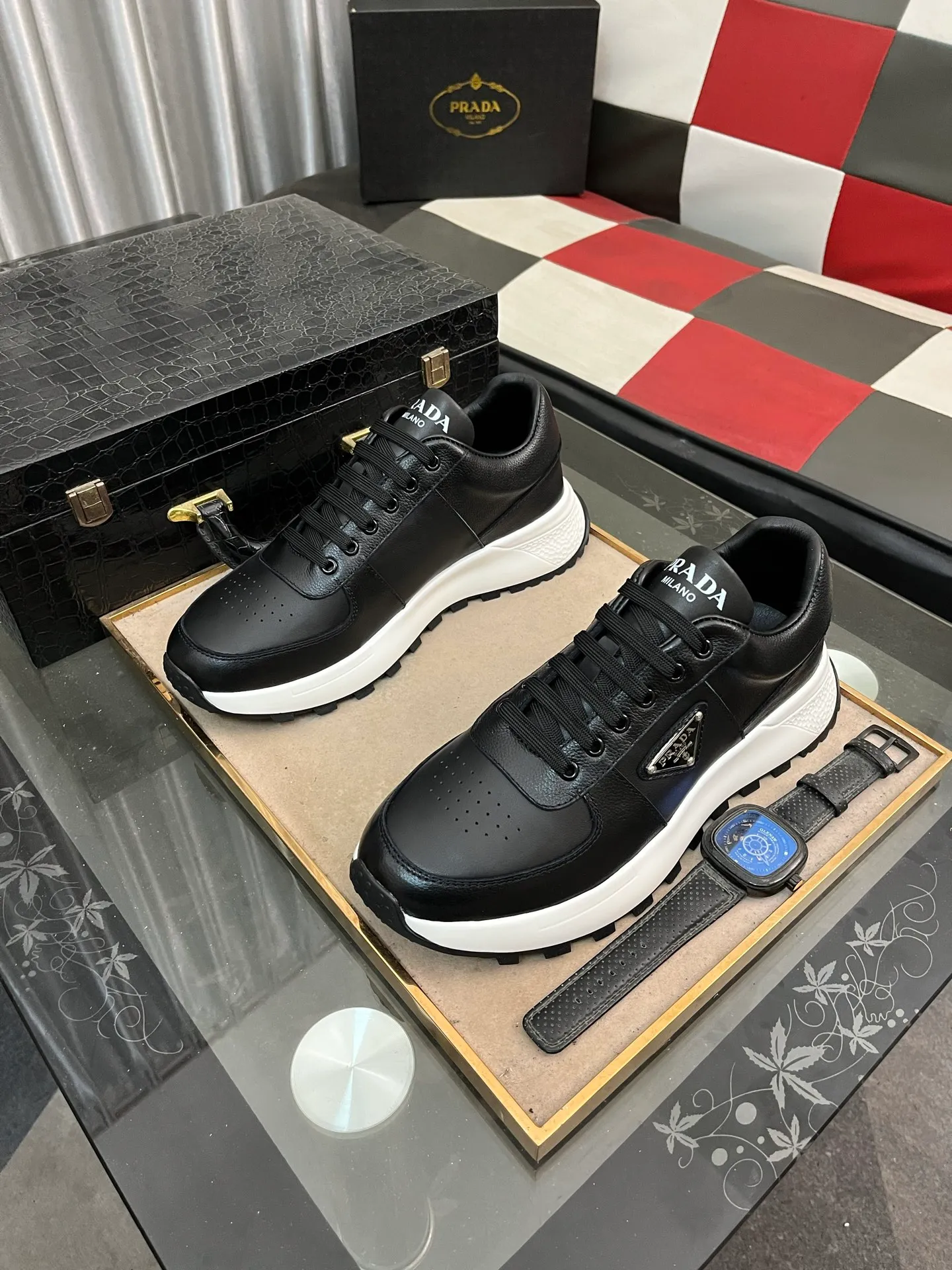 Men's shoes 💰440⌚️⌚️ PRADA [Prada] popular men's shoes, casual shoes and sports shoes! High-end quality 🍀 The upper is made of imported original cowhide 💥 cowhide lining; the original molded outsole. The style is correct and elegant, comfortable and versatile💪 Three quality guarantees. Size: 38-44, 3️⃣colors available.